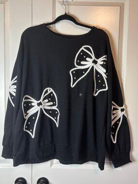 Black Pearl Bow Sweatshirt